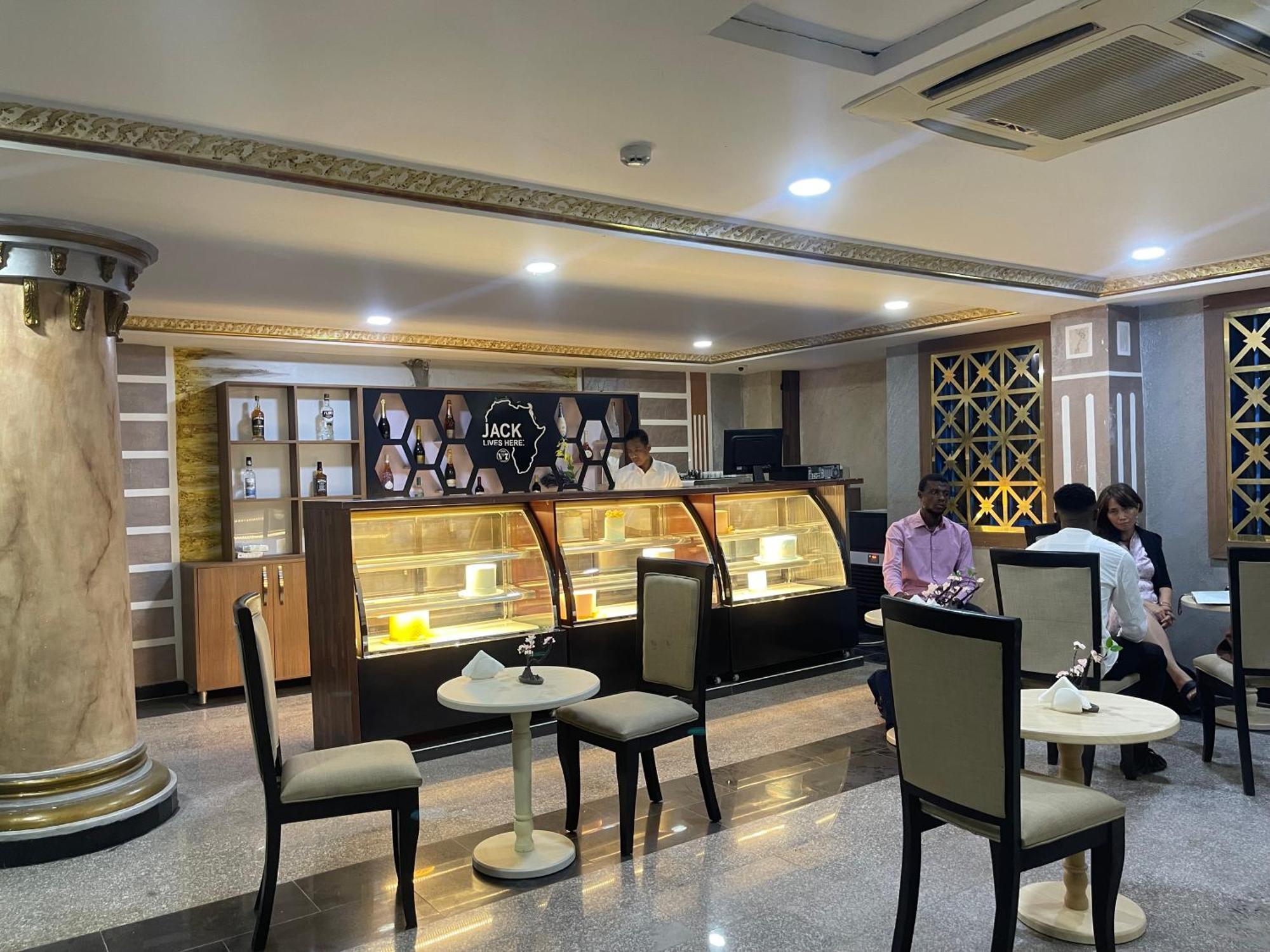 Aa Hotel And Suites Abuja Eksteriør billede